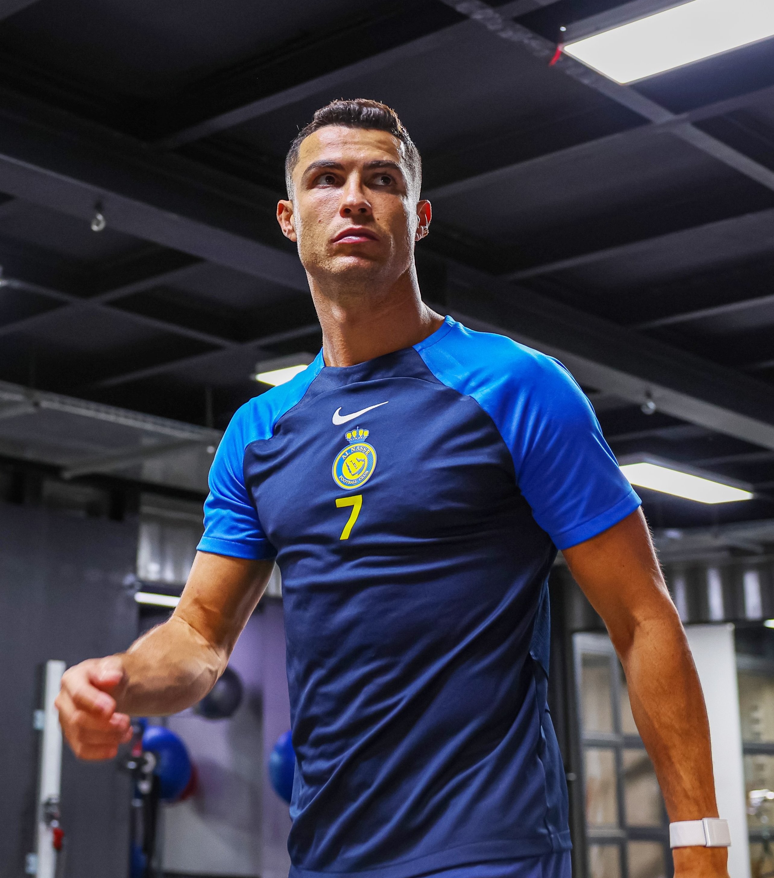 ronaldo-chan-thuong-1701341484.jpg