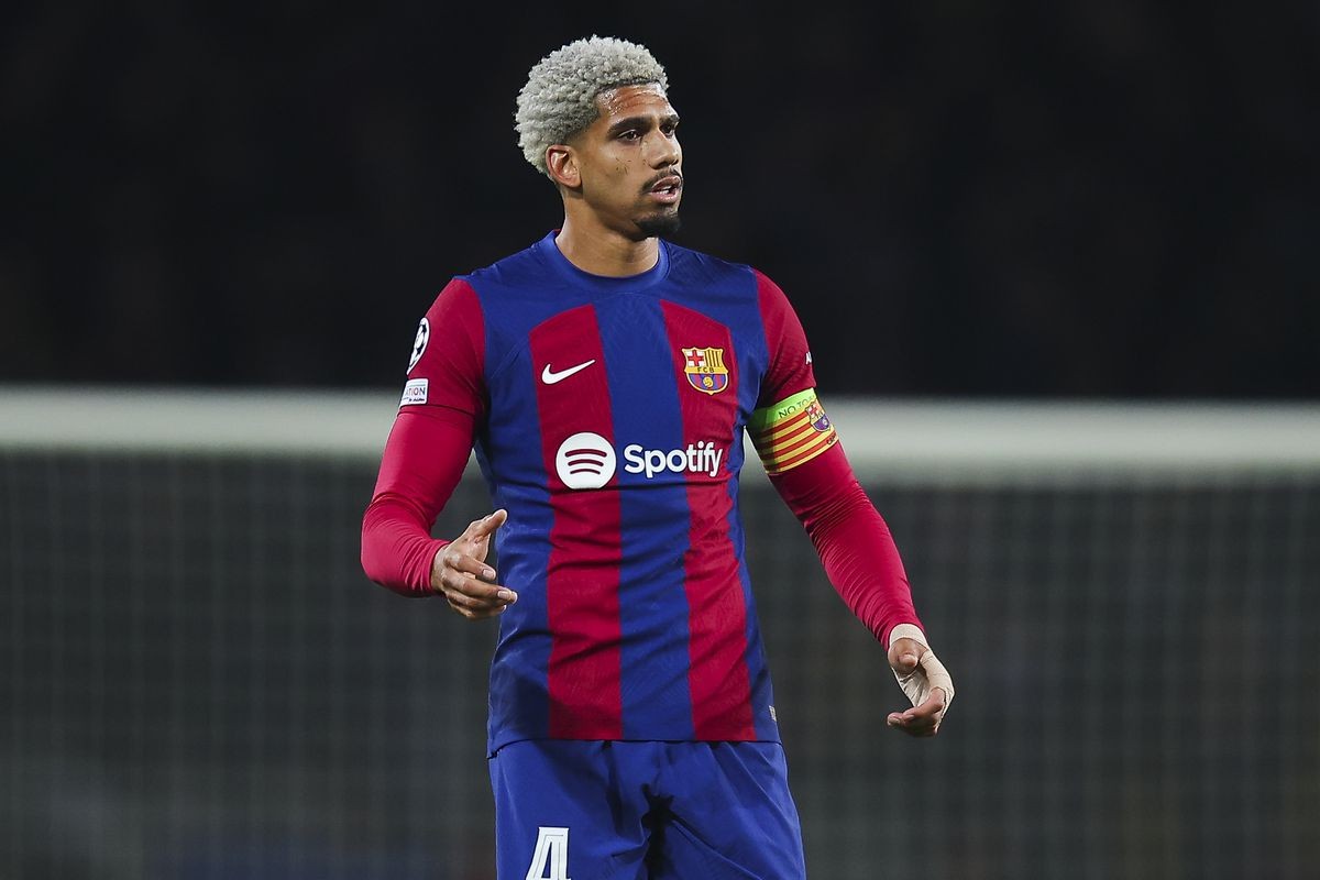ronald-araujo-cap-1701515792.jpg
