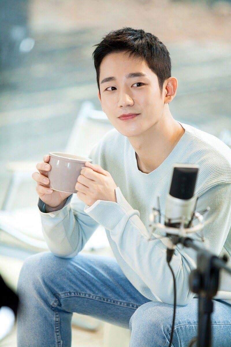 jung-hae-in-8-1701835463.jpg
