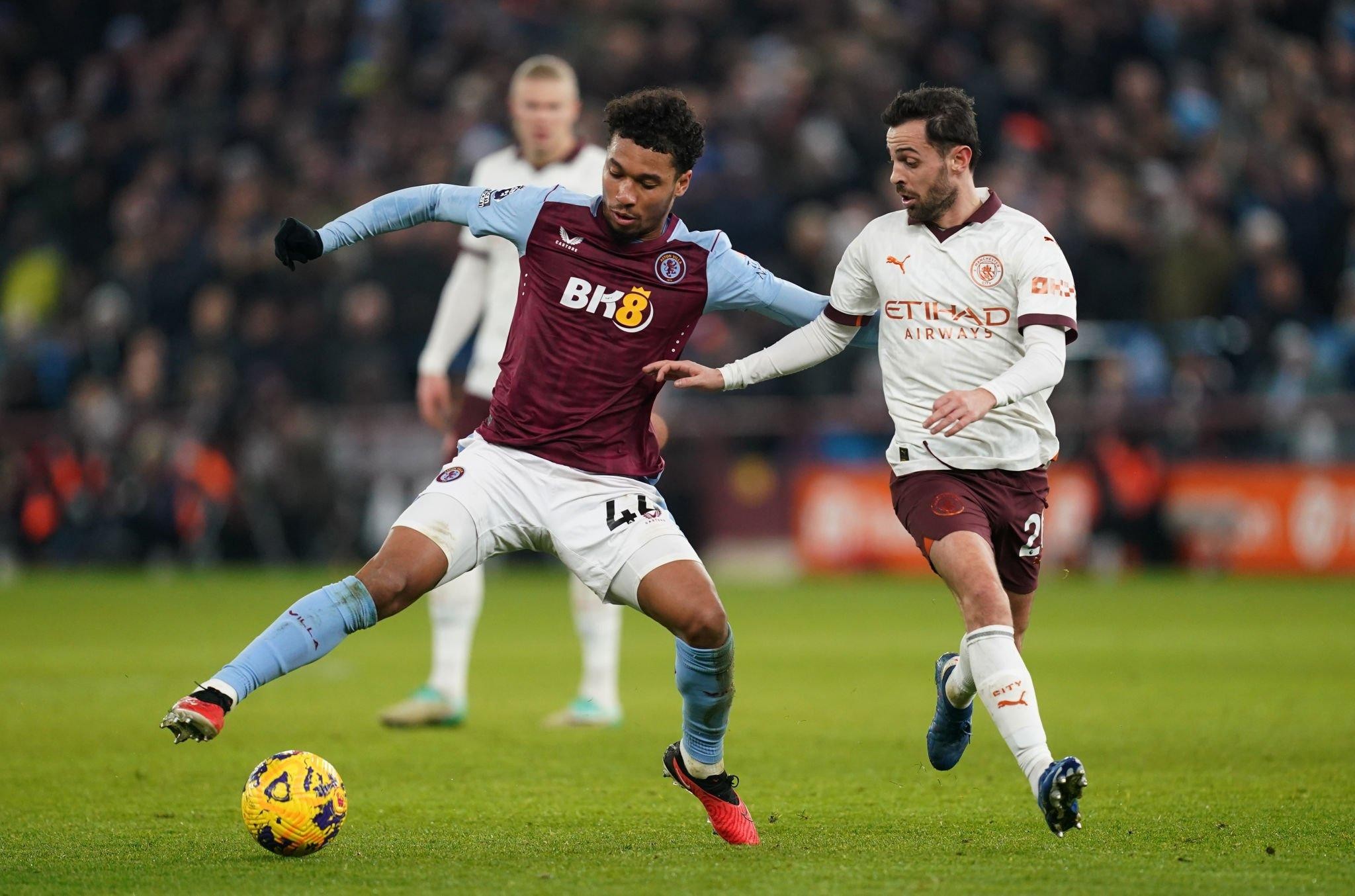 aston-villa-thang-man-city-1701903304.jpg