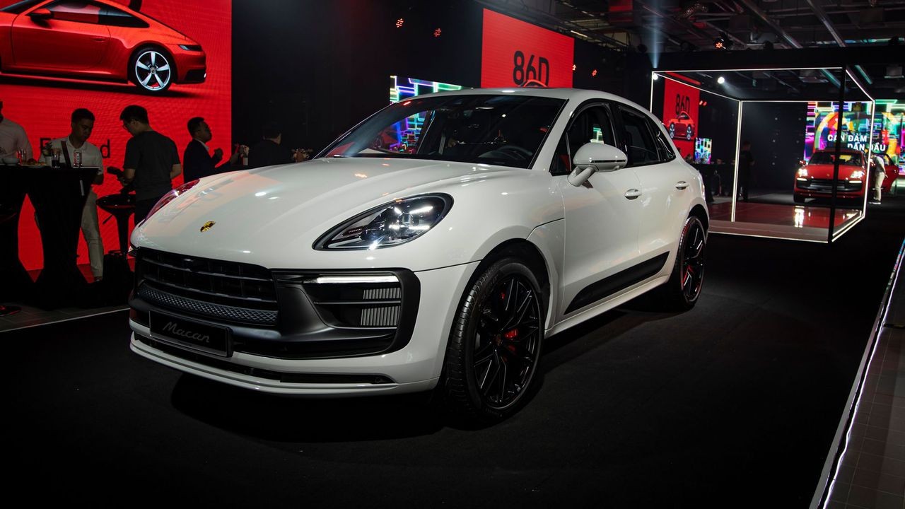 danhgiaxecom-porsche-macan-2022-gia-2022-gia-3-ty-dong-viet-nam-39-183640-1702030578.jpg