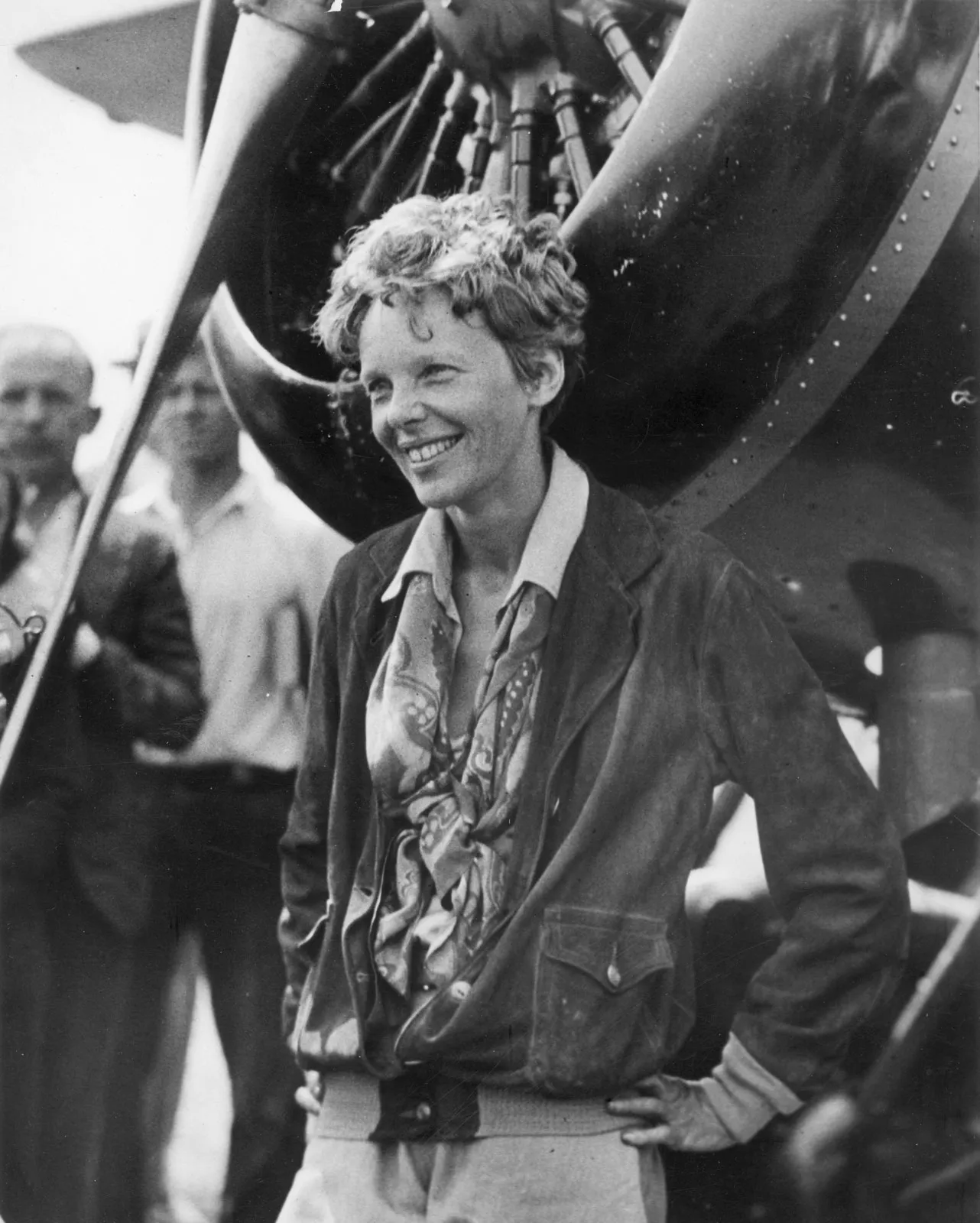 amelia-earhart-woman-flight-25-1932-1702463490.jpg