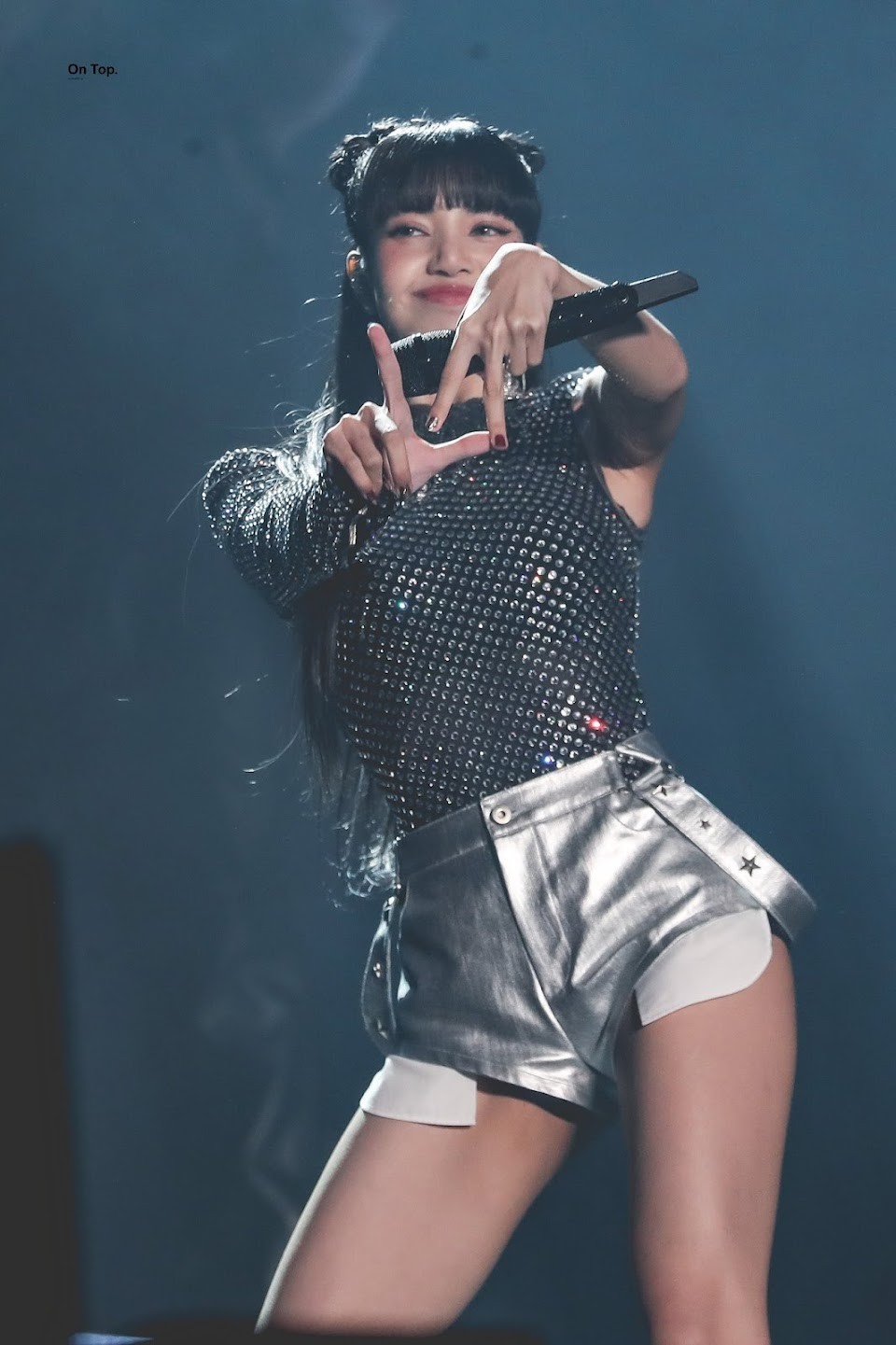 lisa-blackpink-4-1702884092.jpg