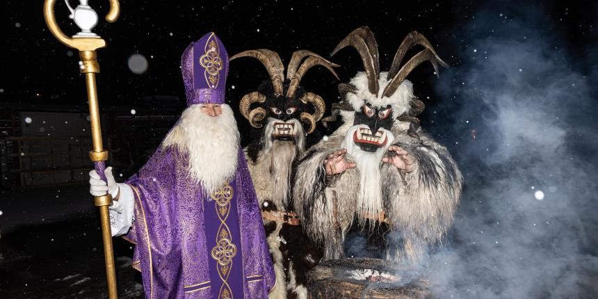 st-nicholas-and-krampus-min-1703061788.jpg