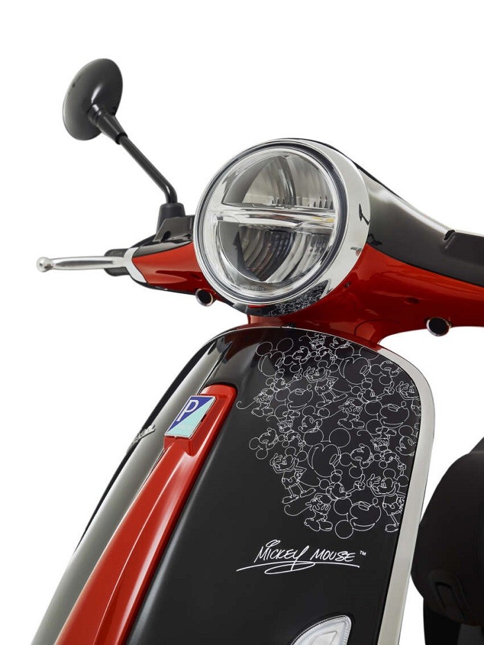 vespa-disney-mickey-mouse-edition-5-1703348967.jpg