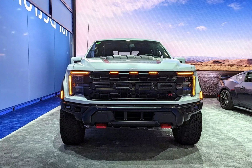 f150-raptor-3-1703490074260-1703559497.jpg