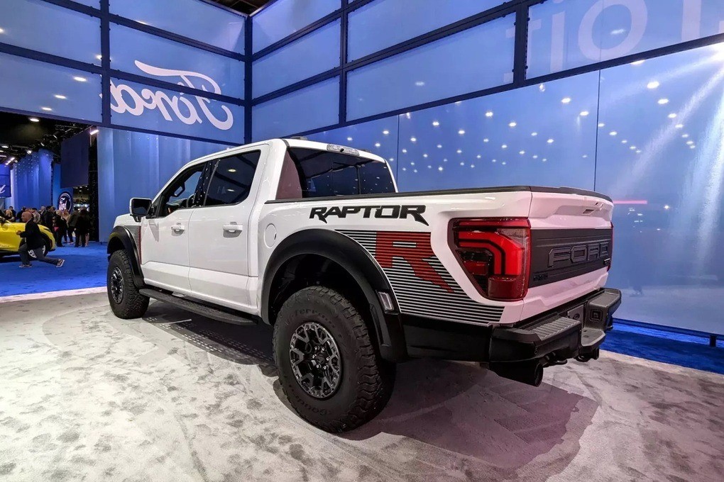 f150-raptor-5-1703490074246-1703559545.jpg