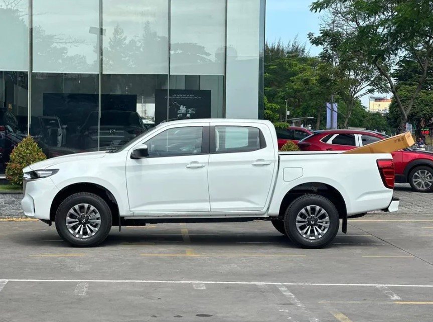 Quên Ford Ranger đi, khách Việt chú ý ‘vua bán tải’ Mazda đang giảm giá sốc chỉ còn 529 triệu đồng ảnh 2