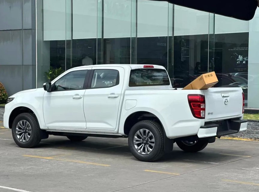 Quên Ford Ranger đi, khách Việt chú ý ‘vua bán tải’ Mazda đang giảm giá sốc chỉ còn 529 triệu đồng ảnh 4