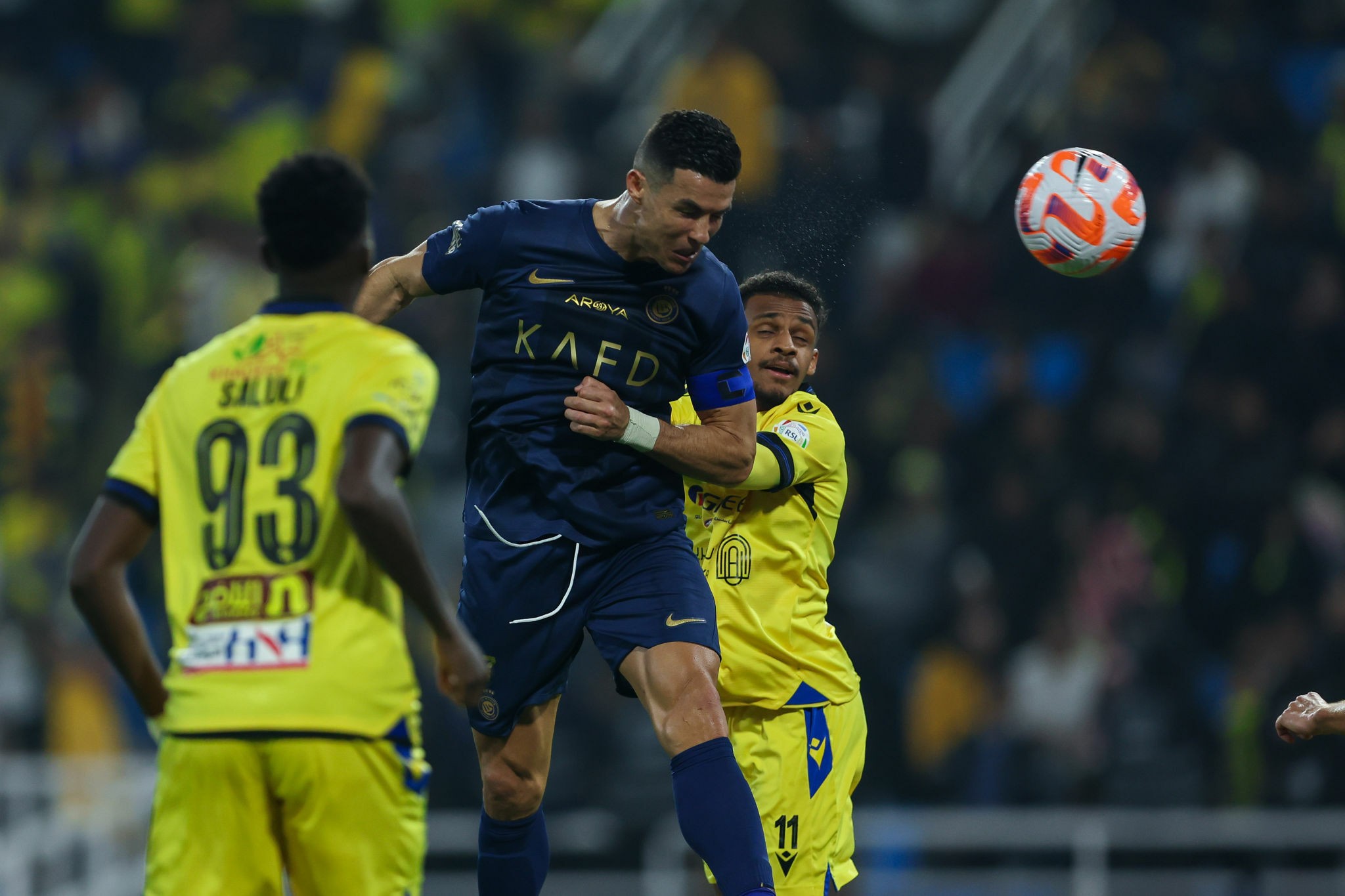 ronaldo-danh-dau-1704032861.jpg