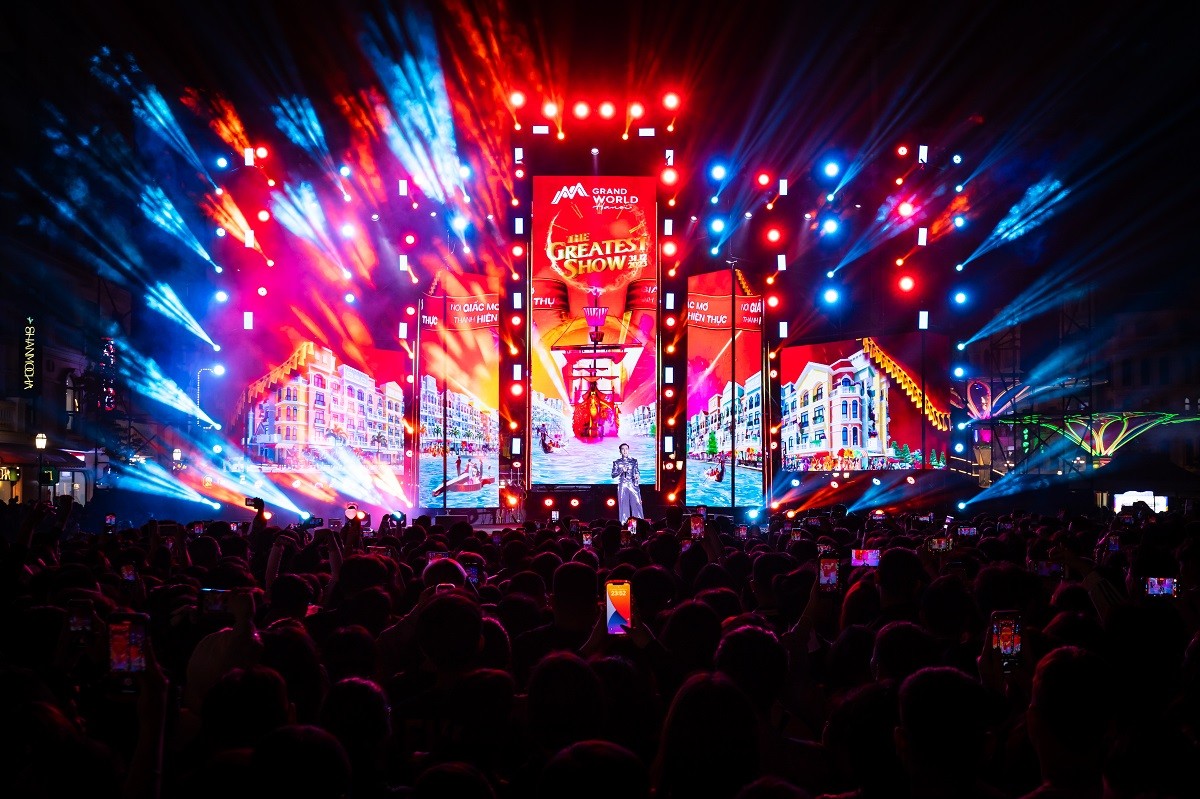 ‘Quẩy tưng bừng’ với đại tiệc chào đón năm mới tại Grand World Hà Nội ảnh 7