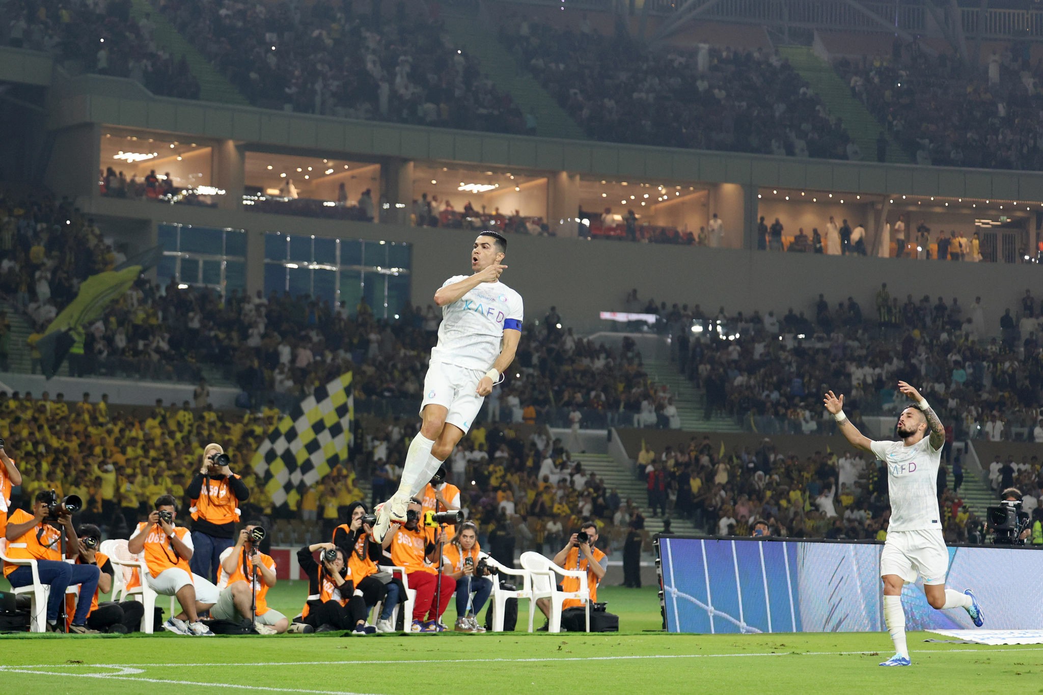 cristiano-ronaldo-suc-manh-va-khao-khat-chien-thang-2-1704171751.jpg