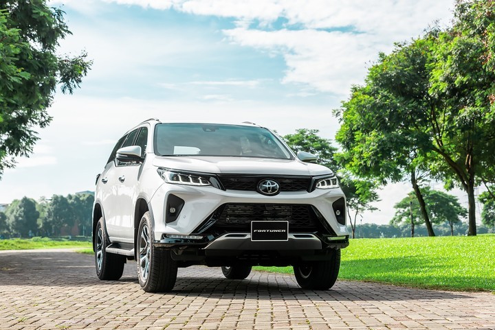 Loạt nâng cấp đáng gờm trên Toyota Fortuner 2024 vừa ra mắt dễ khiến Santa Fe và Everest ‘thất sủng’ ảnh 1