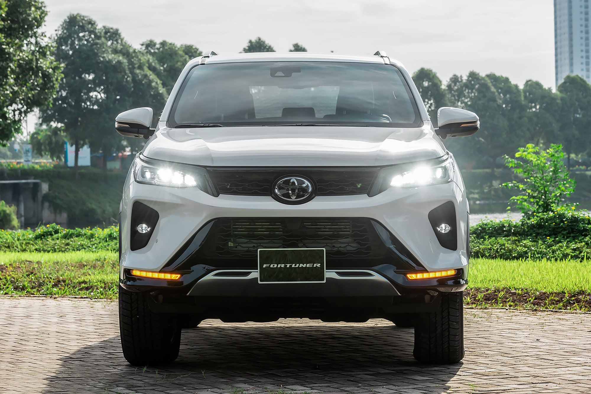 fortuner-7-1704429600.jpg