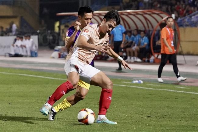 bui-hoang-viet-anh-cahn-vs-ha-noi-0311213238-1704679089.jpg