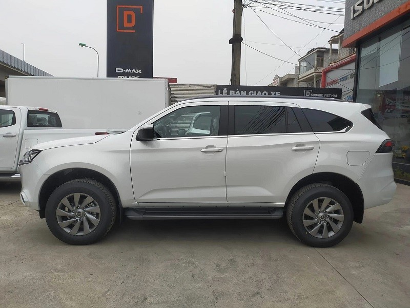 Kình địch của Toyota Fortuner giảm giá tới 170 triệu đồng, rẻ hơn Ford Everest và Santa Fe 200 triệu ảnh 3