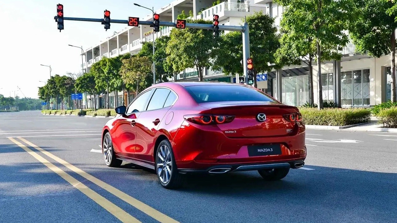 Mazda3 bất ngờ thêm phiên bản mới tại Việt Nam: Giá bán cực hấp dẫn, trang bị xịn bậc nhất phân khúc ảnh 2