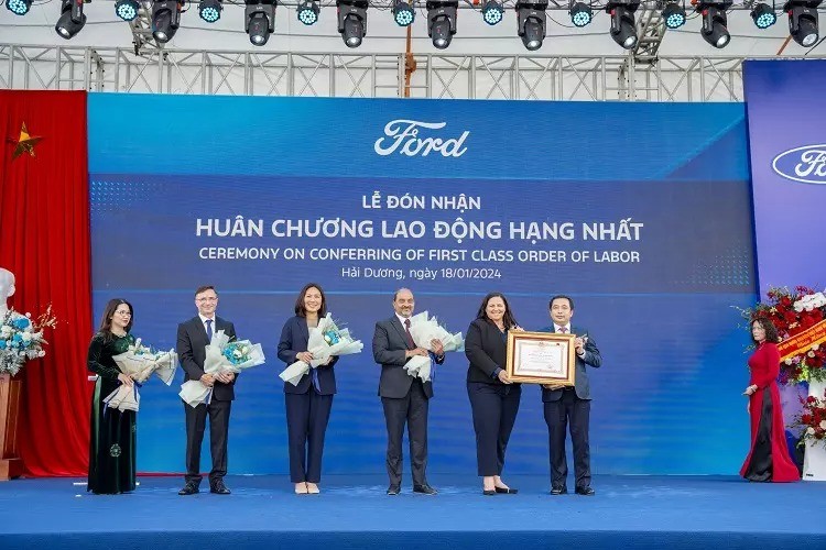 ford-viet-nam-huan-chuong-lao-do-1705935223.jpg