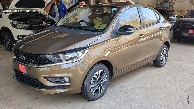 ‘Kẻ huỷ diệt Hyundai Grand i10’ về đại lý với giá 251 triệu đồng, có số tự động, tiết kiệm nhiên liệu ảnh 1