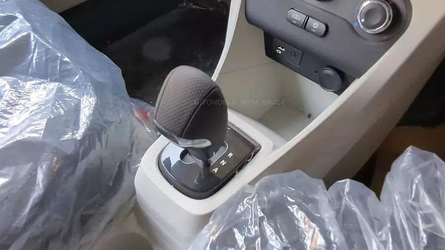 ‘Kẻ huỷ diệt Hyundai Grand i10’ về đại lý với giá 251 triệu đồng, có số tự động, tiết kiệm nhiên liệu ảnh 4