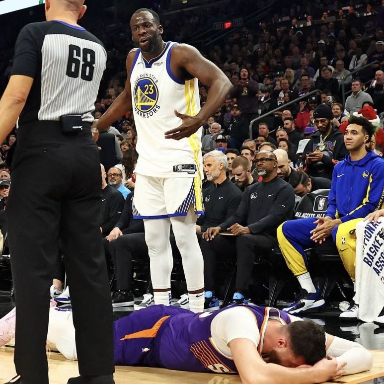 lien-tuc-thi-trien-vo-thuat-tren-san-bong-draymond-green-bi-treo-gio-vo-thoi-han-372876-1707890058.jpg