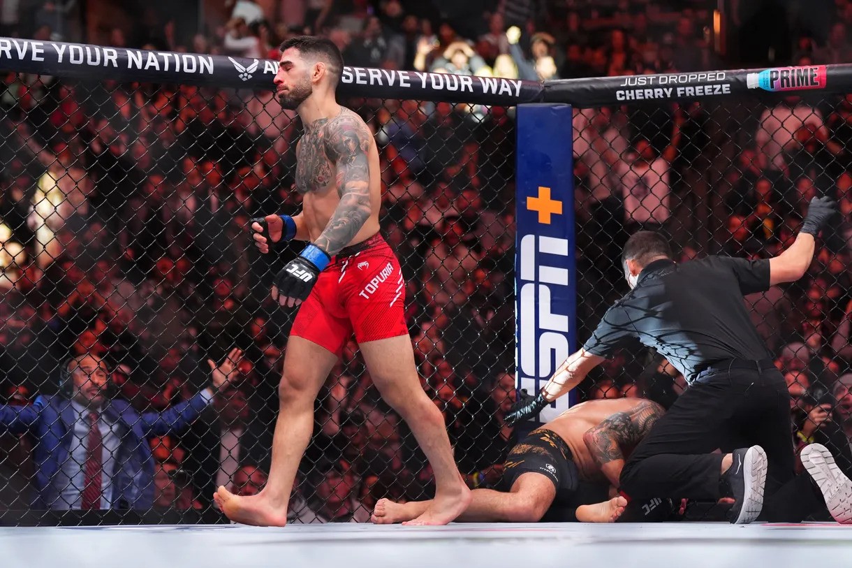 dai-de-bi-truat-ilia-topuria-tro-thanh-nha-duong-kim-vo-dich-hang-long-ufc-407709-1708246686.jpg