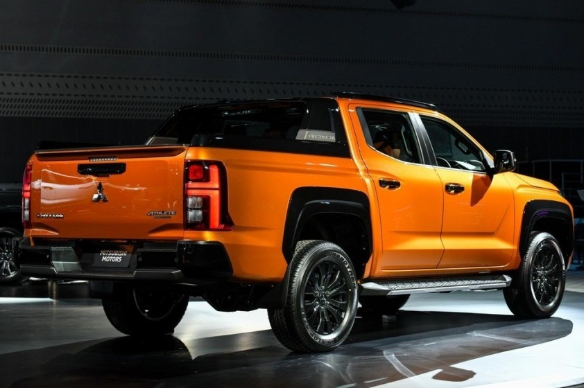 mitsubishi-triton-the-he-moi-ra-2-1708351056.jpg