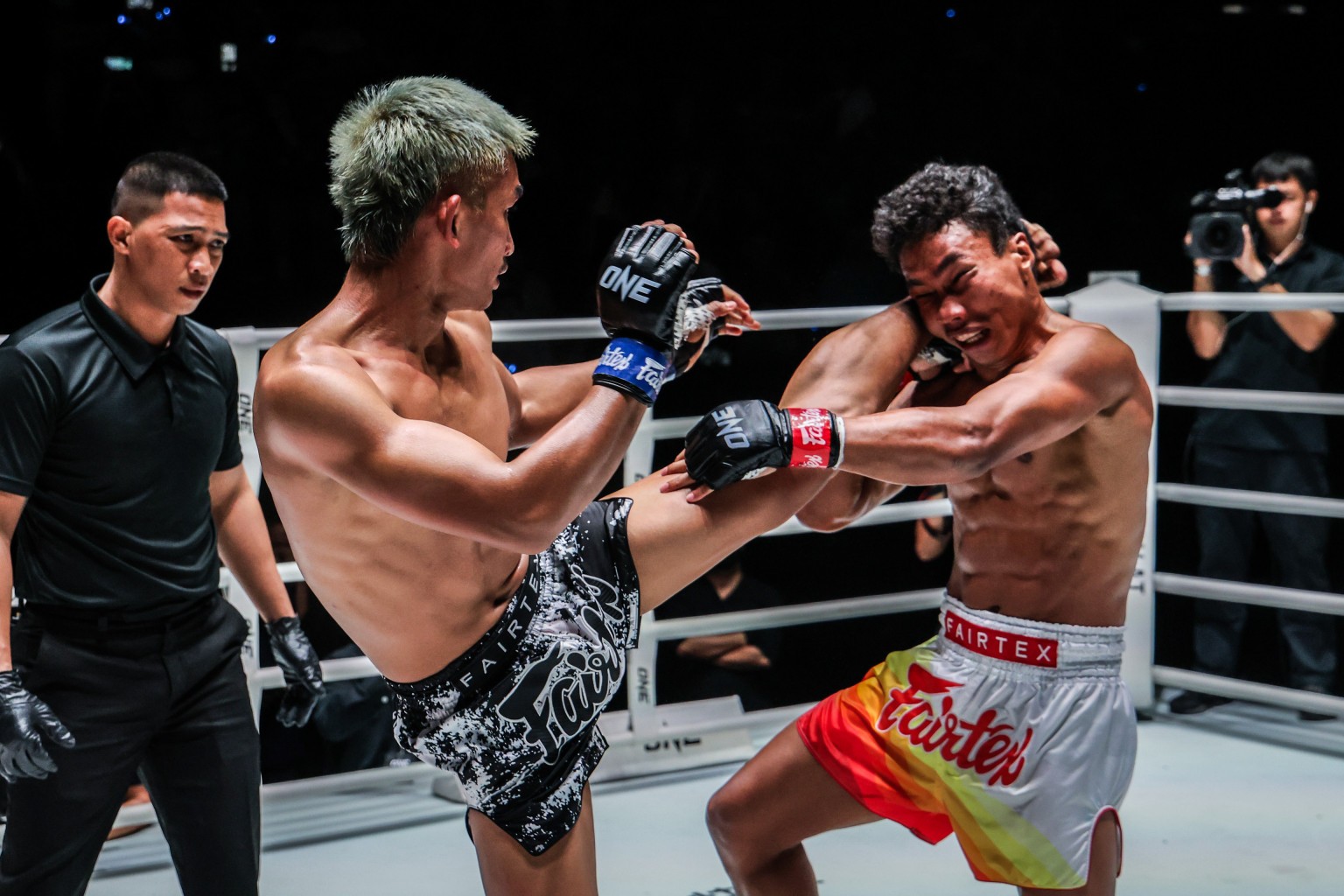 petsukumvit-boi-bangna-kongsuk-fairtex-one-friday-fights-53-17-1536x1024-1708745661-1708749354.jpg