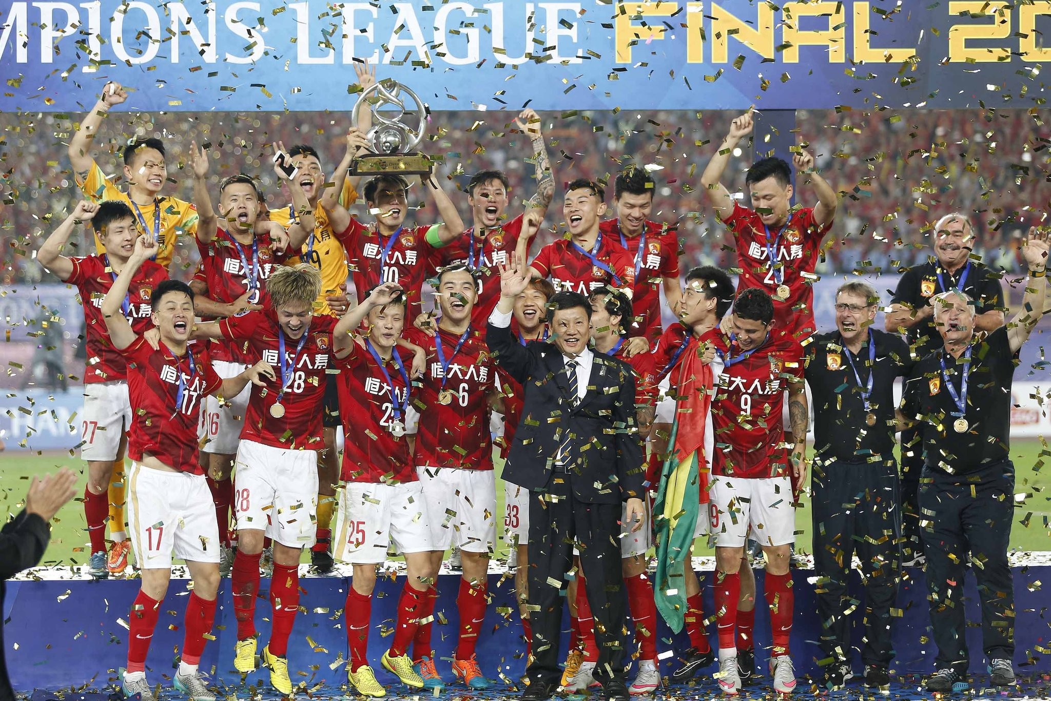 Guangzho từng có  8 chức vô địch Chinese Super League, 2 lần đăng quang AFC Champions League