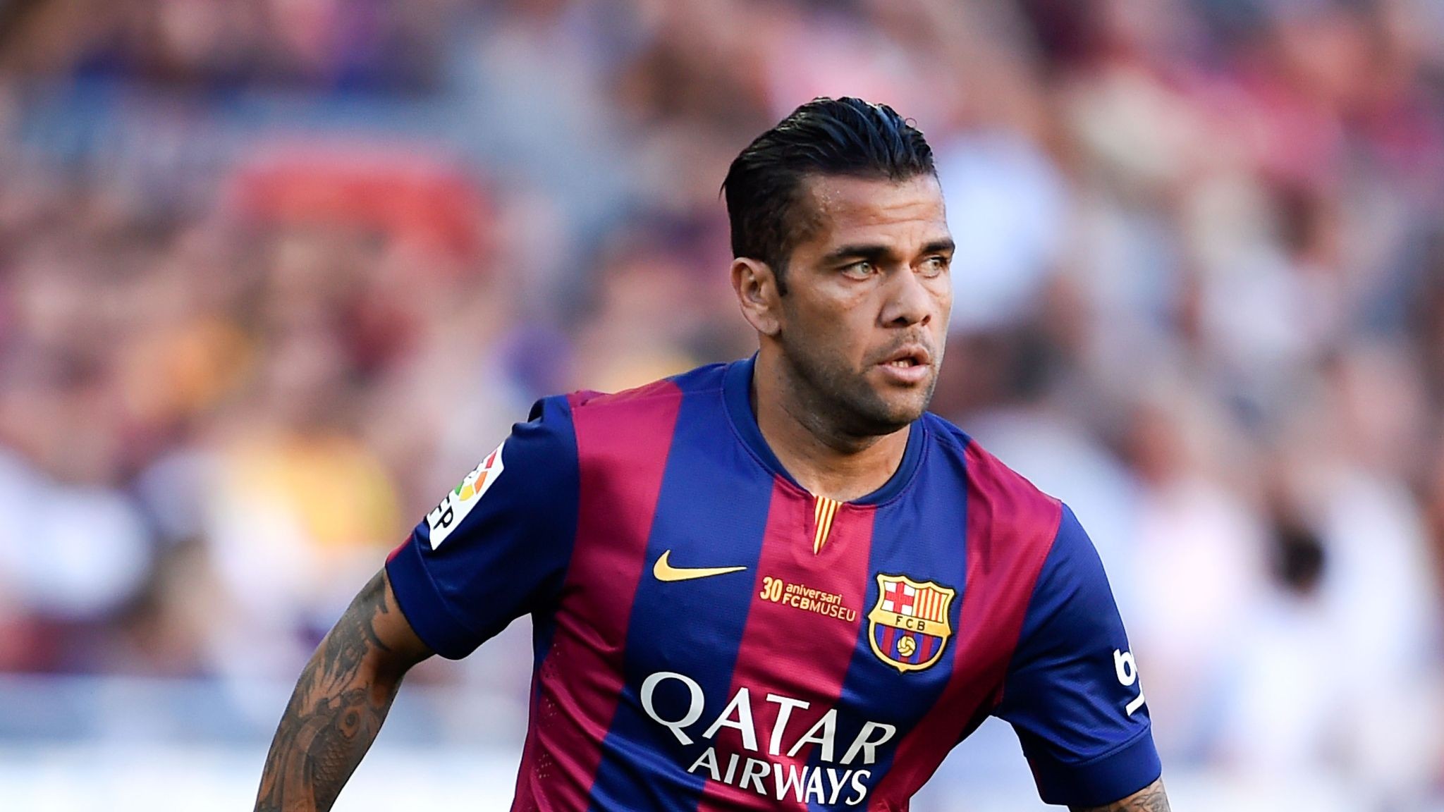 dani-alves-barcelona-defender-3217985-1709024887.jpg