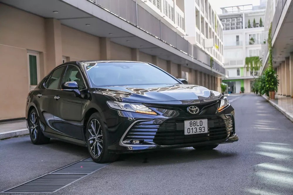 toyota-camry-1709027938.jpg