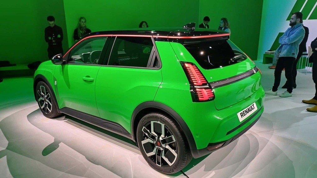 renault-5-e-tech-electric-2024-i-1-1709268233.jpg