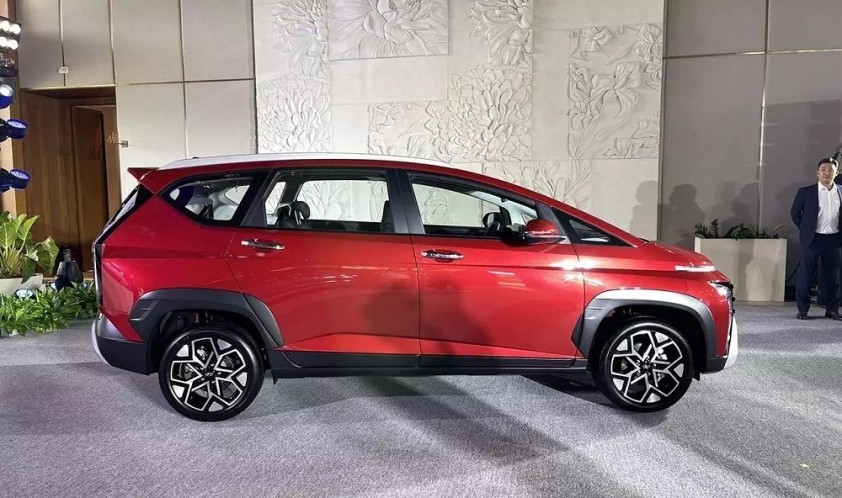 ‘Tân vương’ MPV của Hyundai nhận cọc tại Việt Nam, thiết kế thể thao làm lu mờ Mitsubishi Xpander ảnh 2