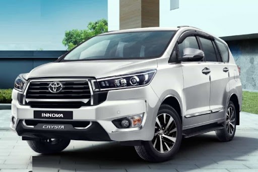 Dân tình ùn ùn mua Toyota Innova Crystal giá từ 565 triệu đồng, trang bị ngon hơn Mitsubishi Xpander ảnh 1