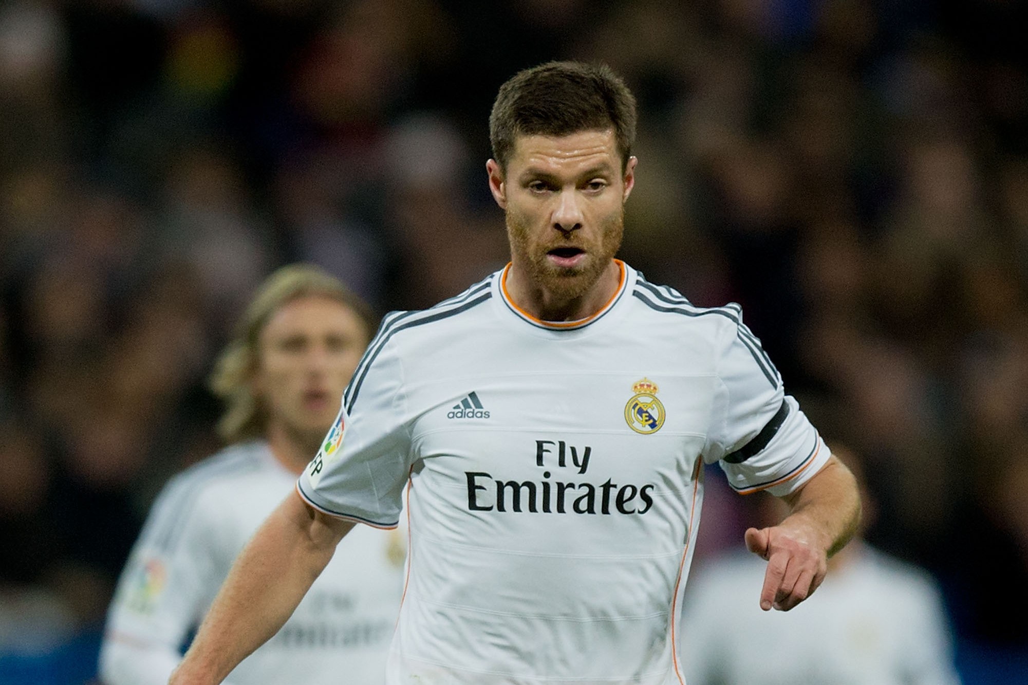 hi-res-453301685-xabi-alonso-of-real-madrid-cf-controls-the-ball-during-crop-north-1709950447.jpg