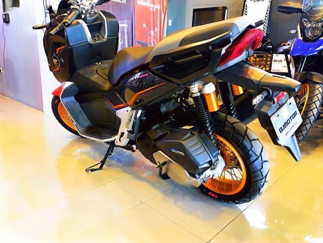 ‘Kẻ hủy diệt Honda Air Blade’ ra mắt với giá 66 triệu đồng, có ABS kênh đôi như SH và động cơ hybrid ảnh 4