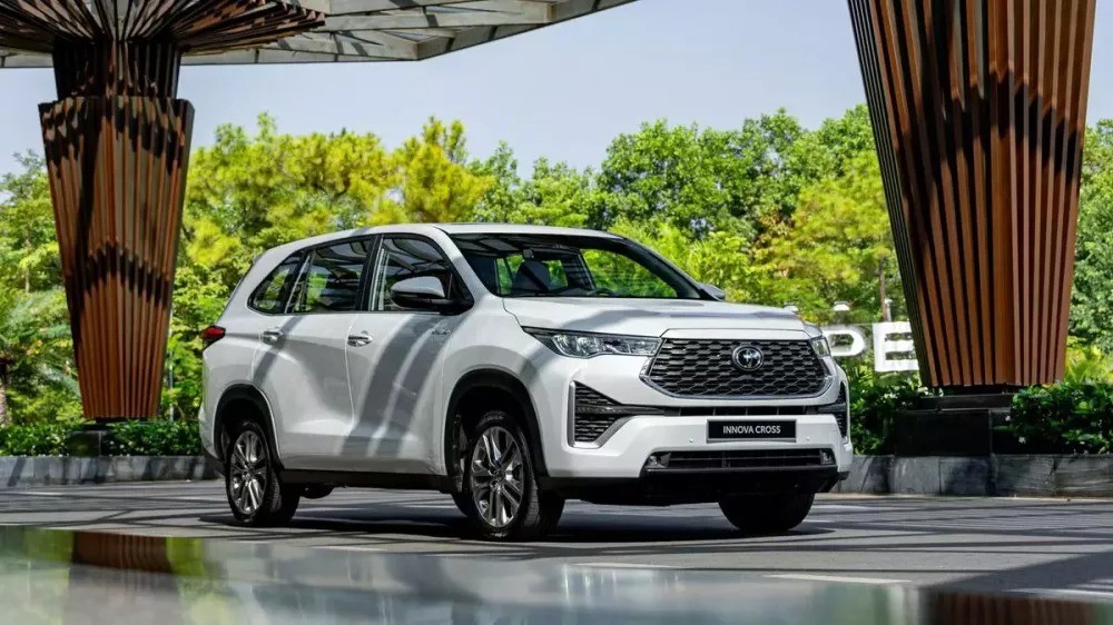 toyota-innova-cross-1710727018.jpg