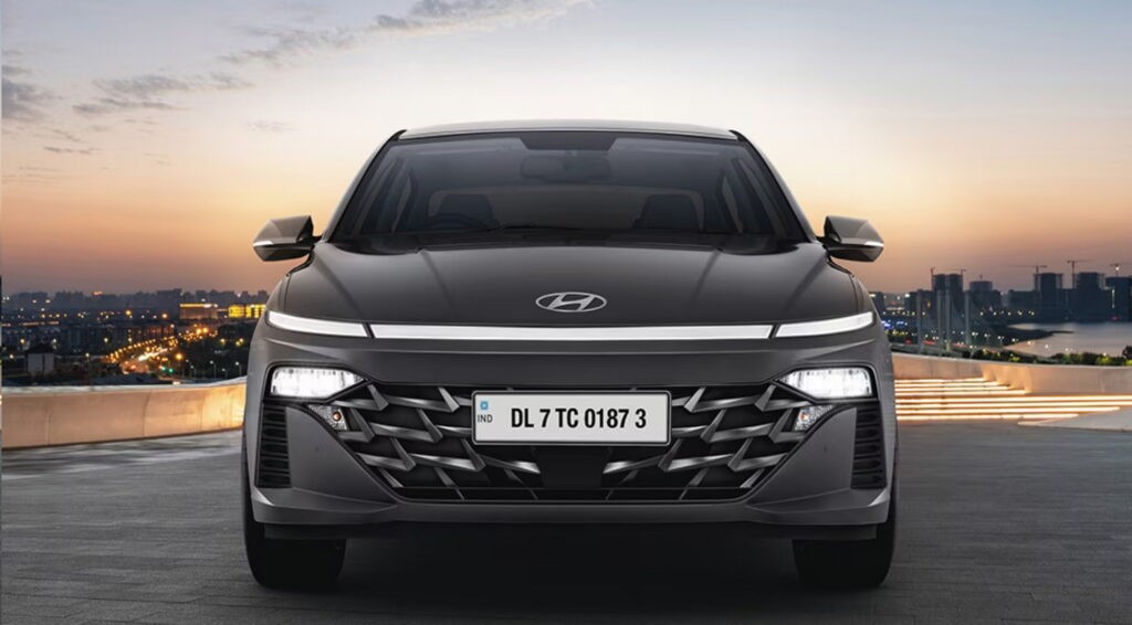 Dân tình đổ xô mua sedan cỡ B của Hyundai đẹp hơn Honda City, giá 311 triệu đồng ăn đứt Kia Morning ảnh 2