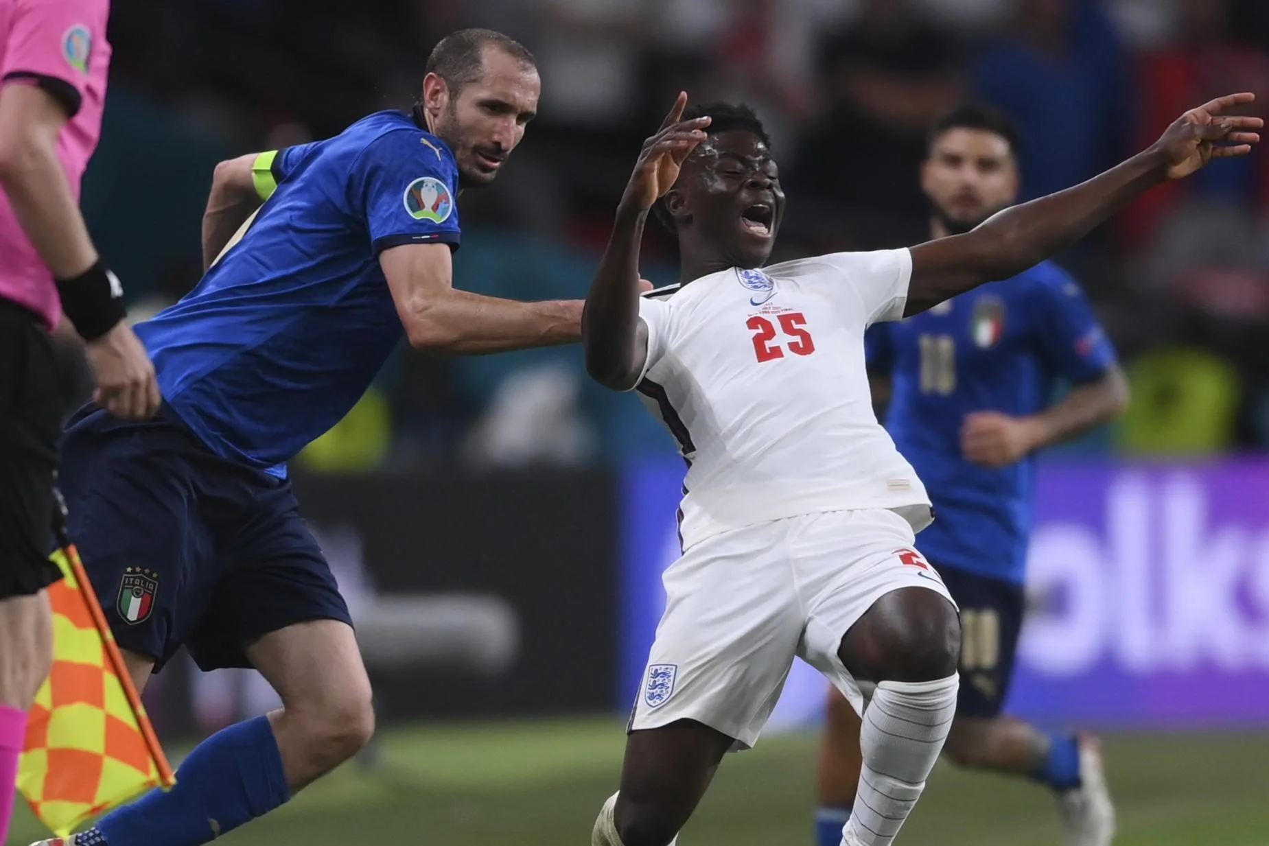 chiellini-fallo-saka-01-1626109398050-1711093039.jpg