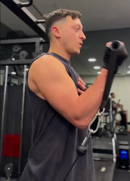 ozil-4-1711093448.JPG