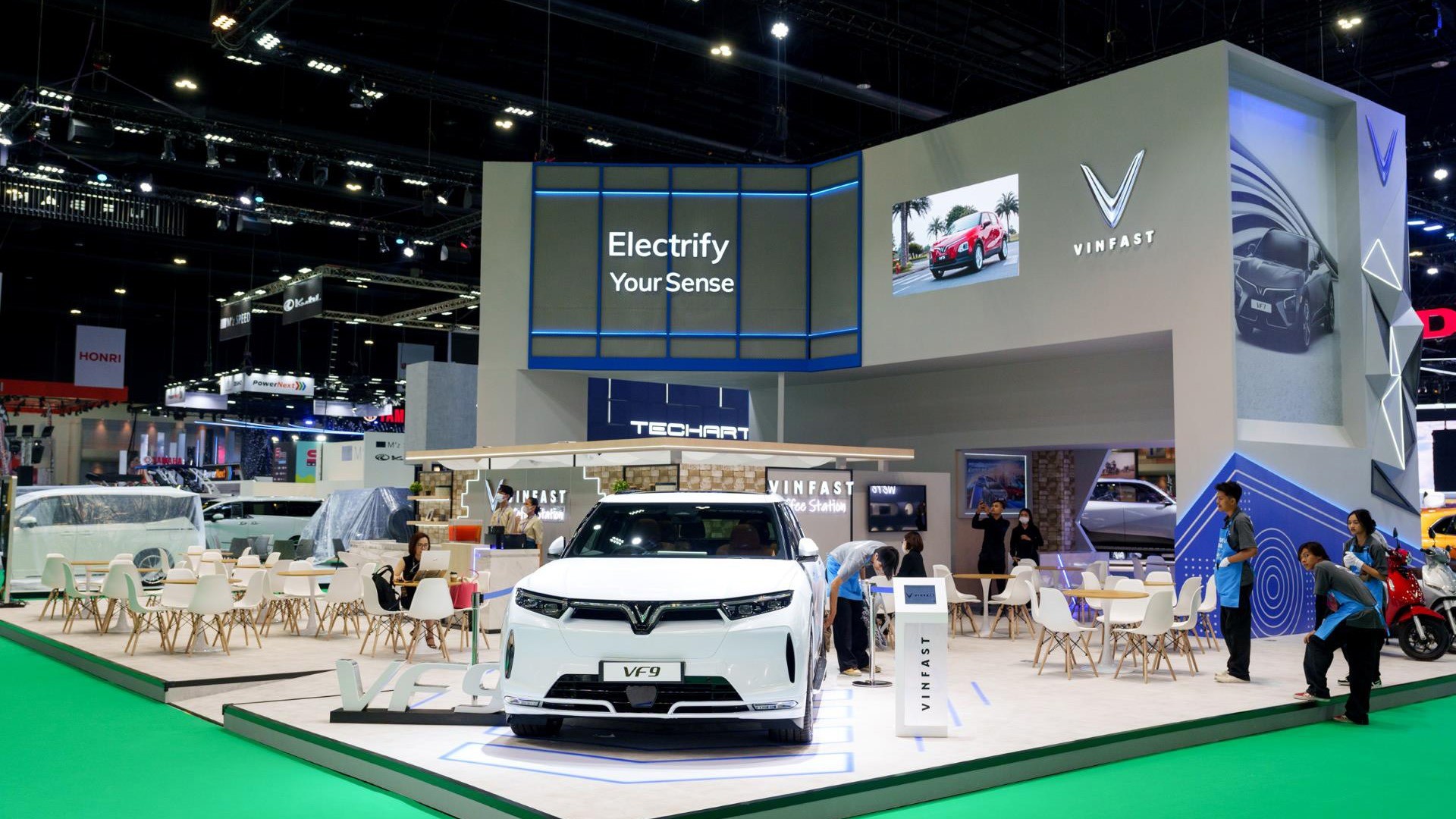 vinfast-bangkok-4-1711456741.jpg