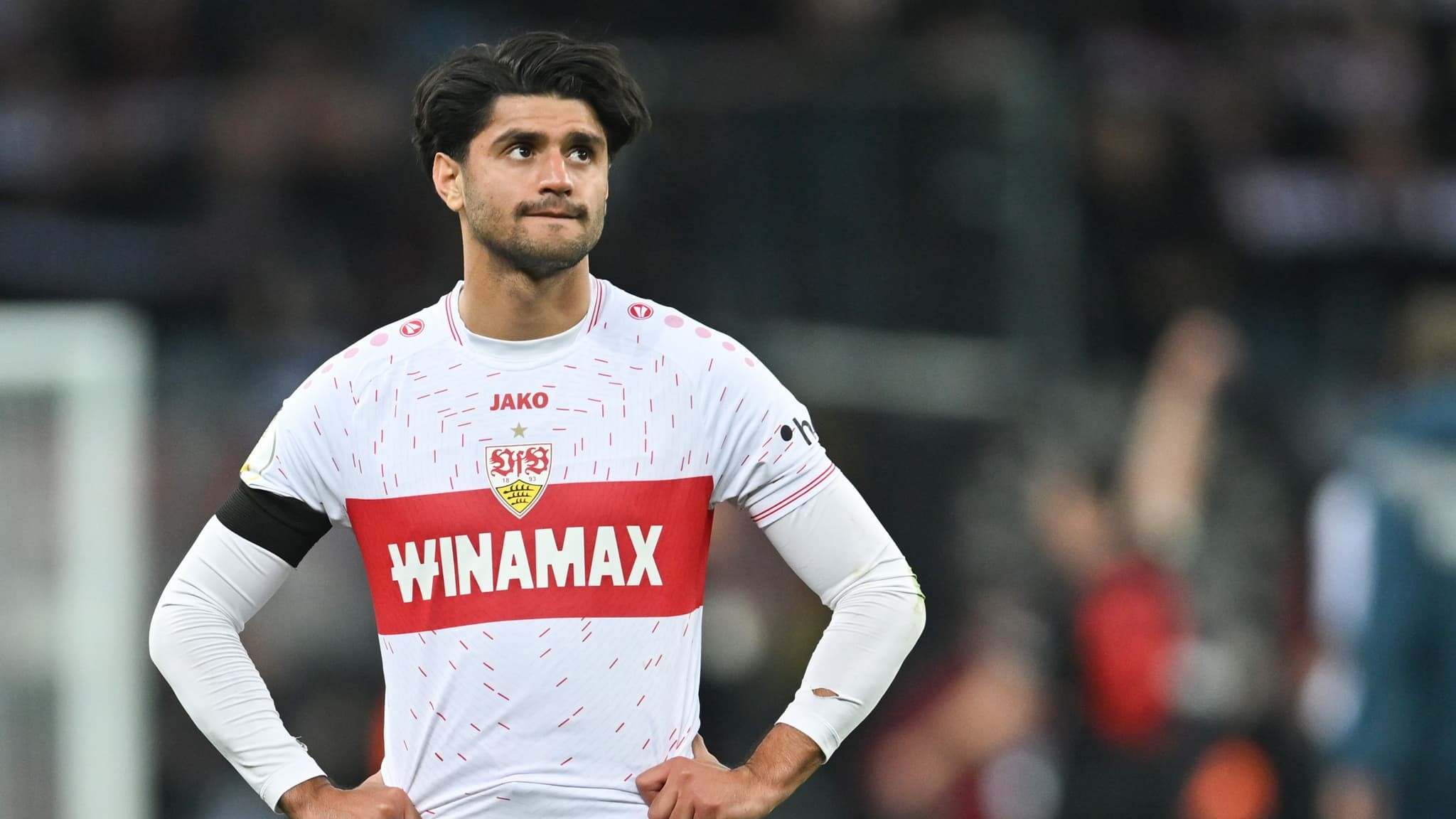 bayer-leverkusen-vfb-stuttgart-quarter-final-in-the-bayarena-stuttgart-s-mahmoud-dahoud-reacts-after-the-match-1832520-1711523409.jpg