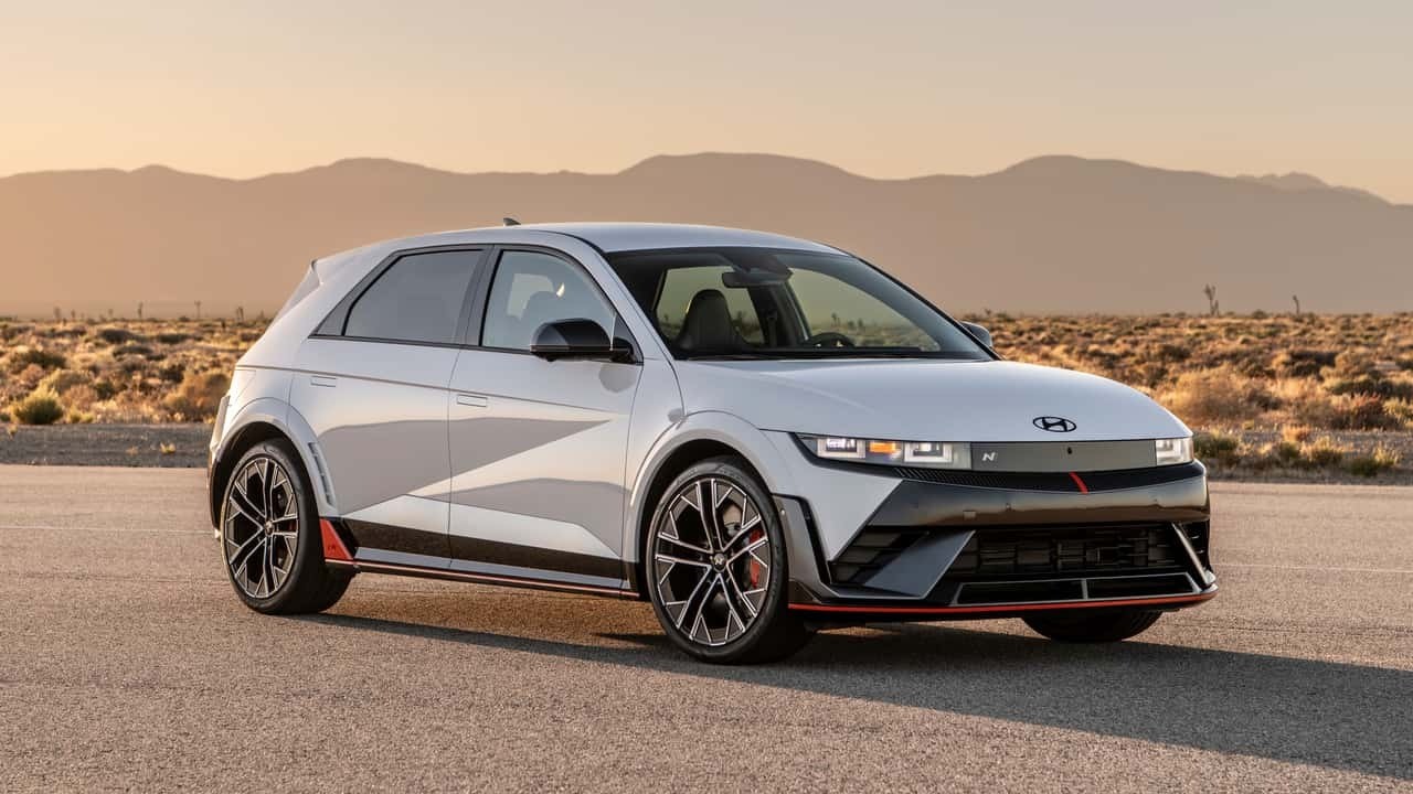 2025-hyundai-ioniq-5-n-1711589467.jpg