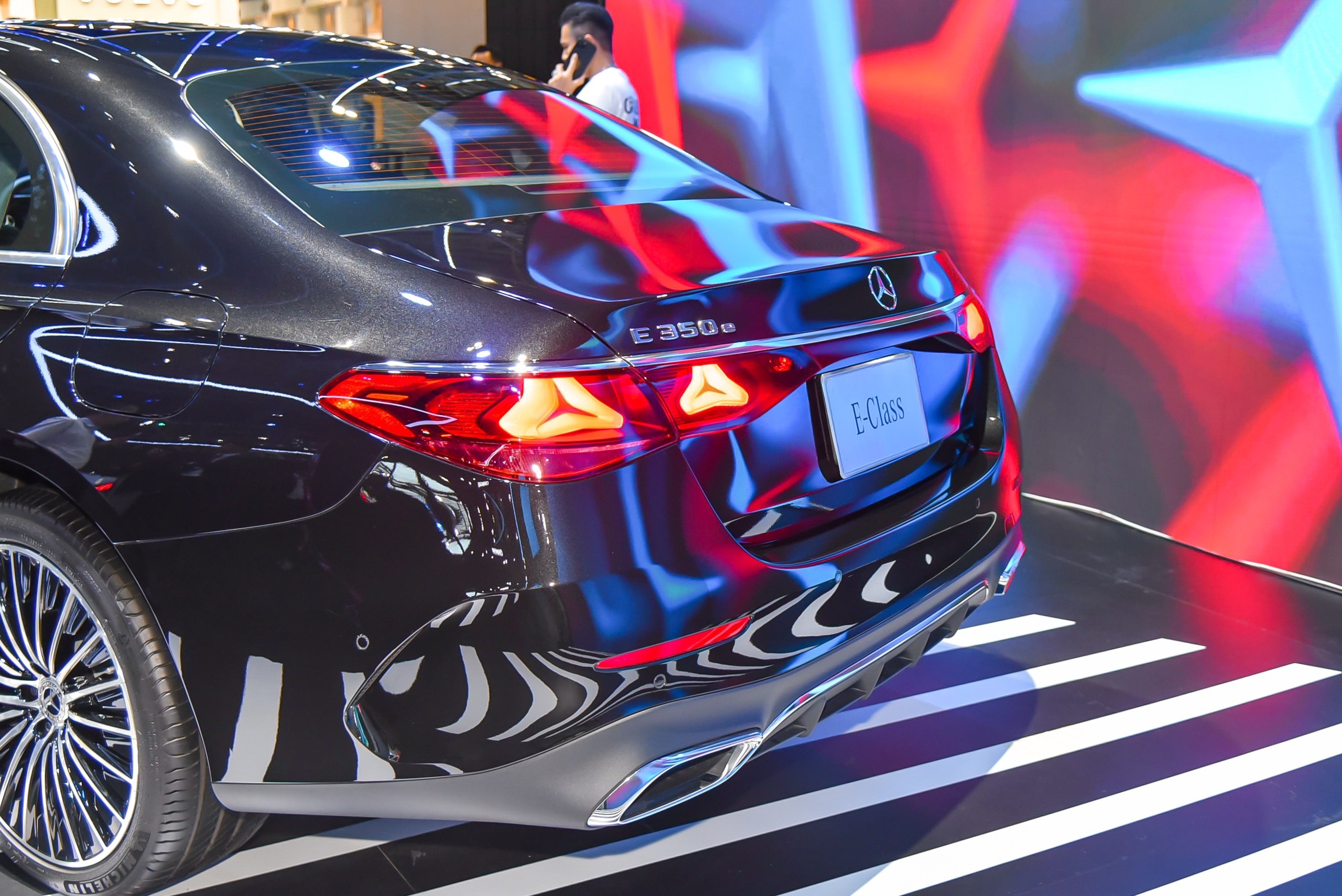 mercedes-benz-e-class-2024-3-1711589051.jpg
