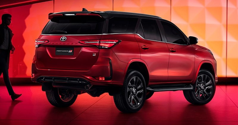Toyota Fortuner ra mắt phiên bản mới thiết kế thể thao, giá đe nẹt Ford Everest và Hyundai Santa Fe ảnh 4
