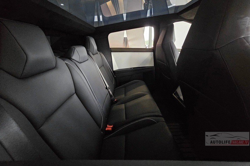 tesla-cybertruck-thailand-9-1712463137.jpg