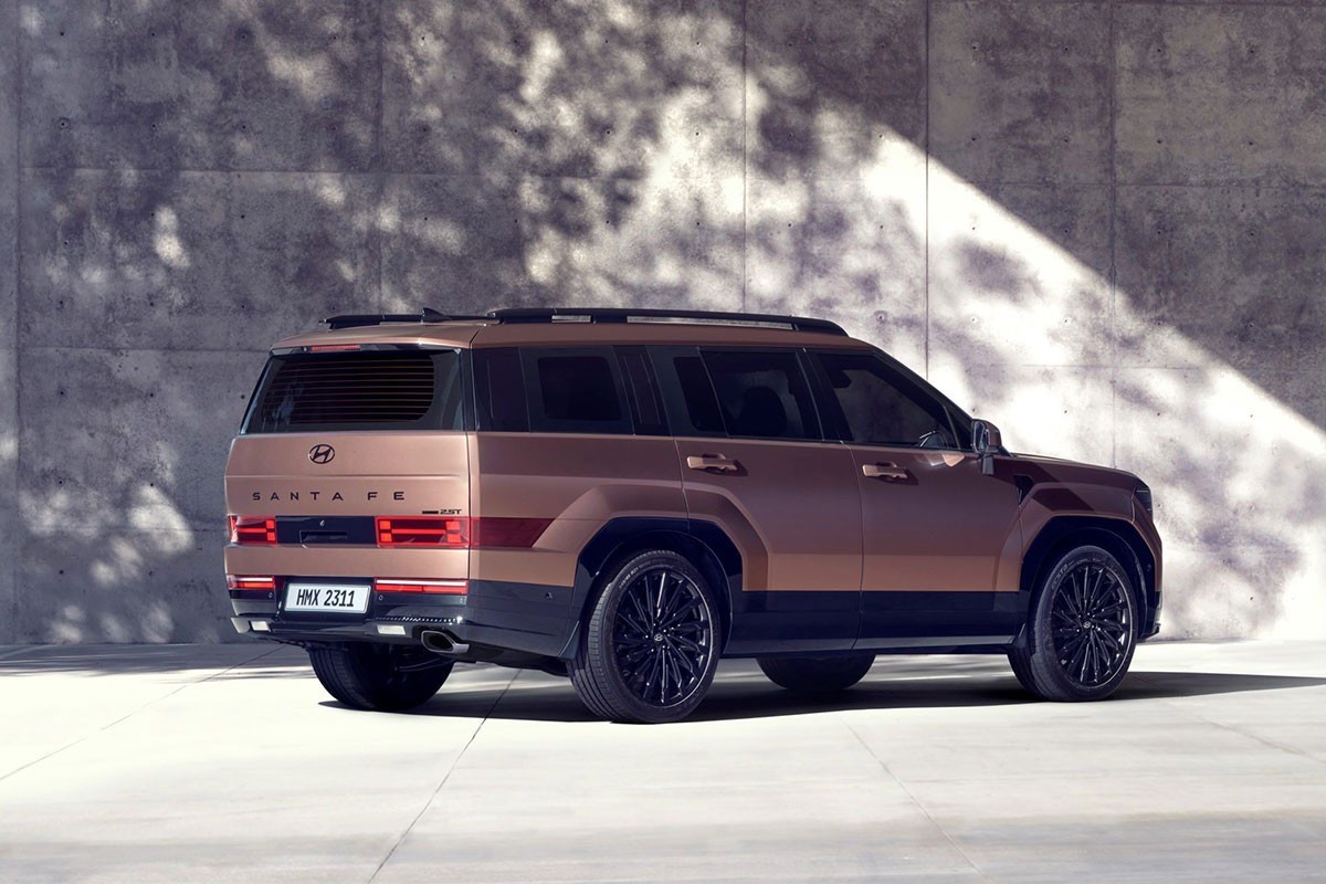 hyundai-santa-fe-2024-trieu-hoi-2-1712580391.jpg
