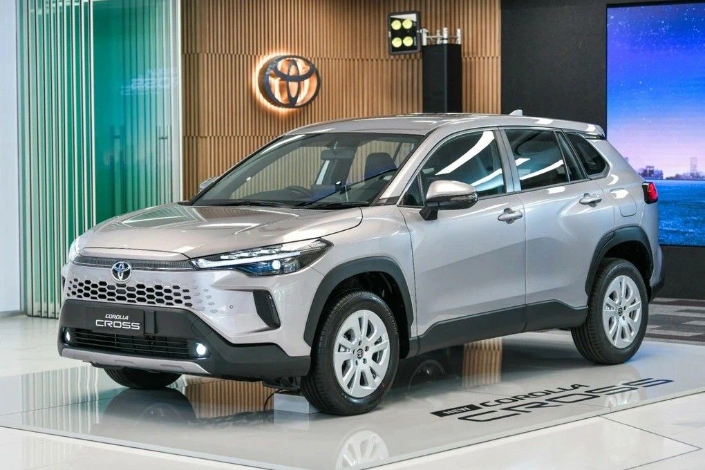 2024-toyota-corolla-cross-18-spo-1713152451.jpg