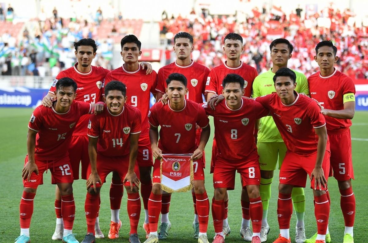 wasit-kontroversial-shen-yinhao-dan-sivakorn-pu-udom-sepakat-enggan-berikan-hadiah-penalti-kepada-timnas-indonesia-u-23-saat-hadapi-uzbekistan-u-23-stx7wpu36o-1714413542.jpg