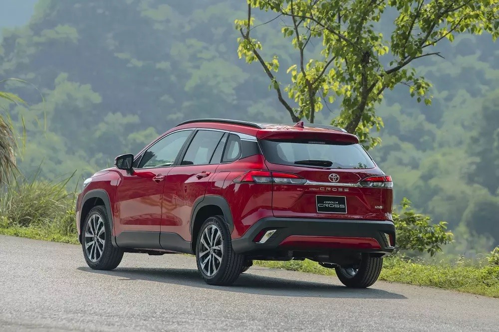 toyota-corolla-cross-2-1714984888.jpg